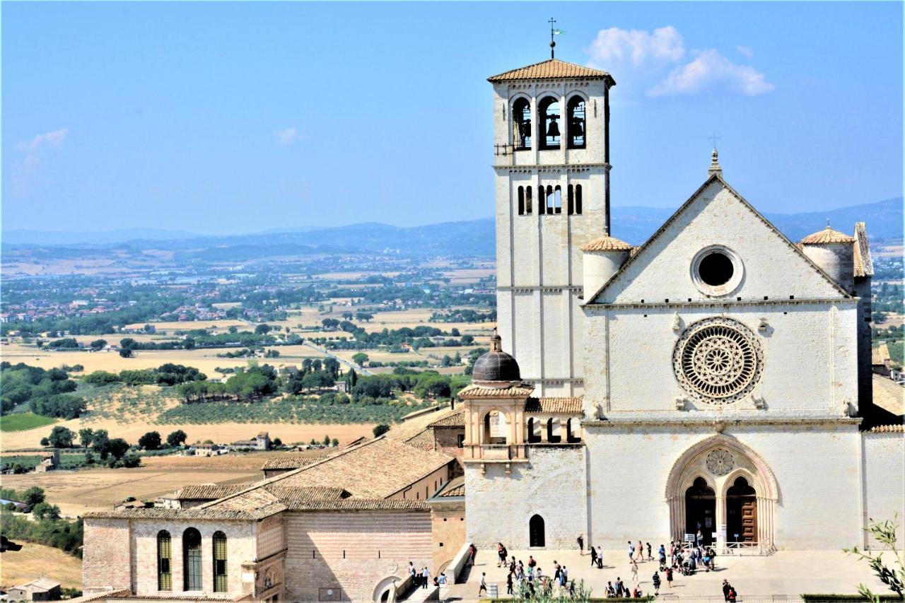 Palazzo Calocci Appartamenti In Assisi Exterior photo