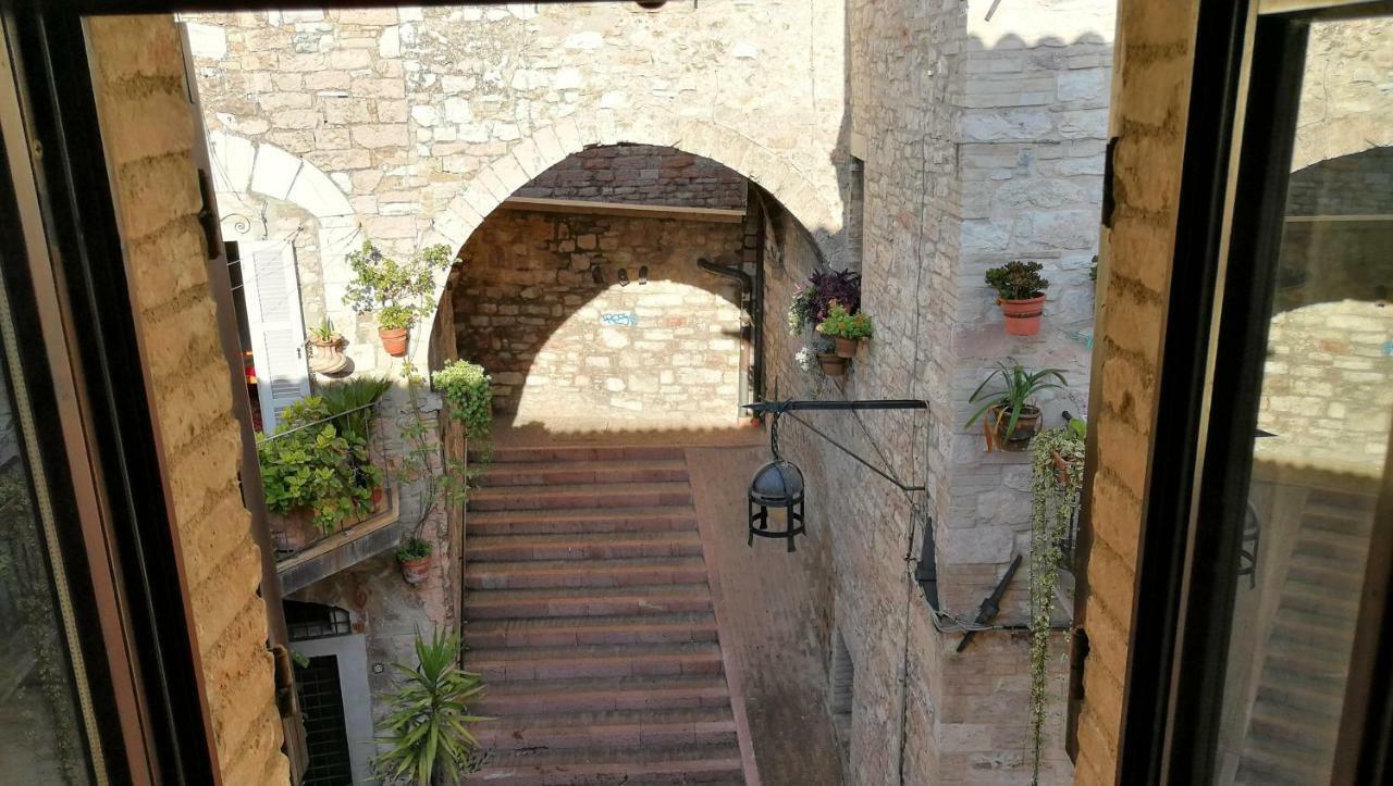 Palazzo Calocci Appartamenti In Assisi Exterior photo