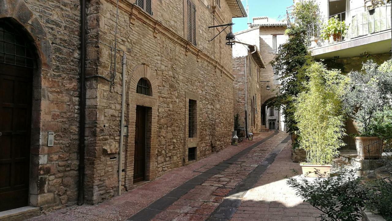 Palazzo Calocci Appartamenti In Assisi Exterior photo