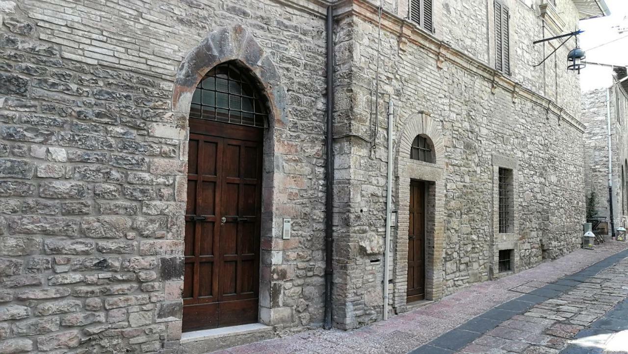 Palazzo Calocci Appartamenti In Assisi Exterior photo