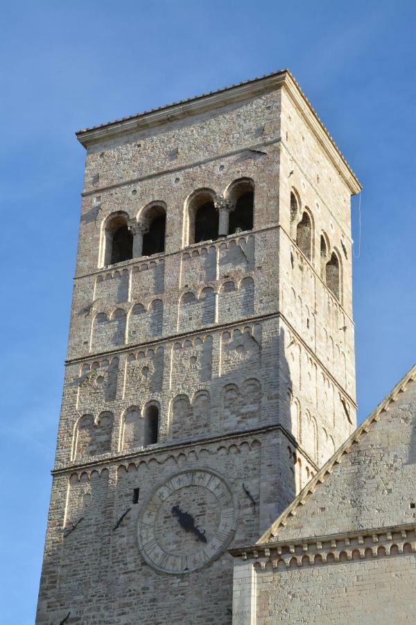 Palazzo Calocci Appartamenti In Assisi Exterior photo