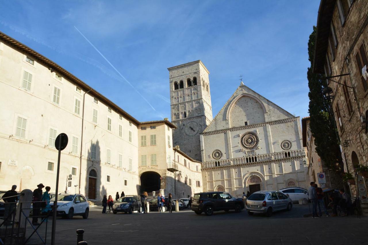 Palazzo Calocci Appartamenti In Assisi Exterior photo