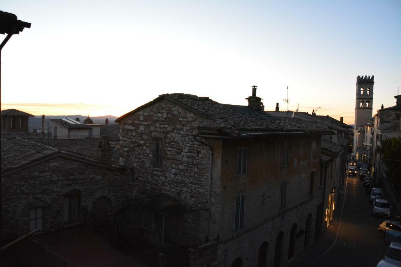 Palazzo Calocci Appartamenti In Assisi Exterior photo
